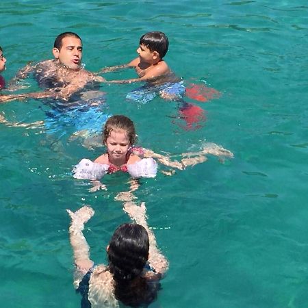 Ayshe Hotel Foça Buitenkant foto