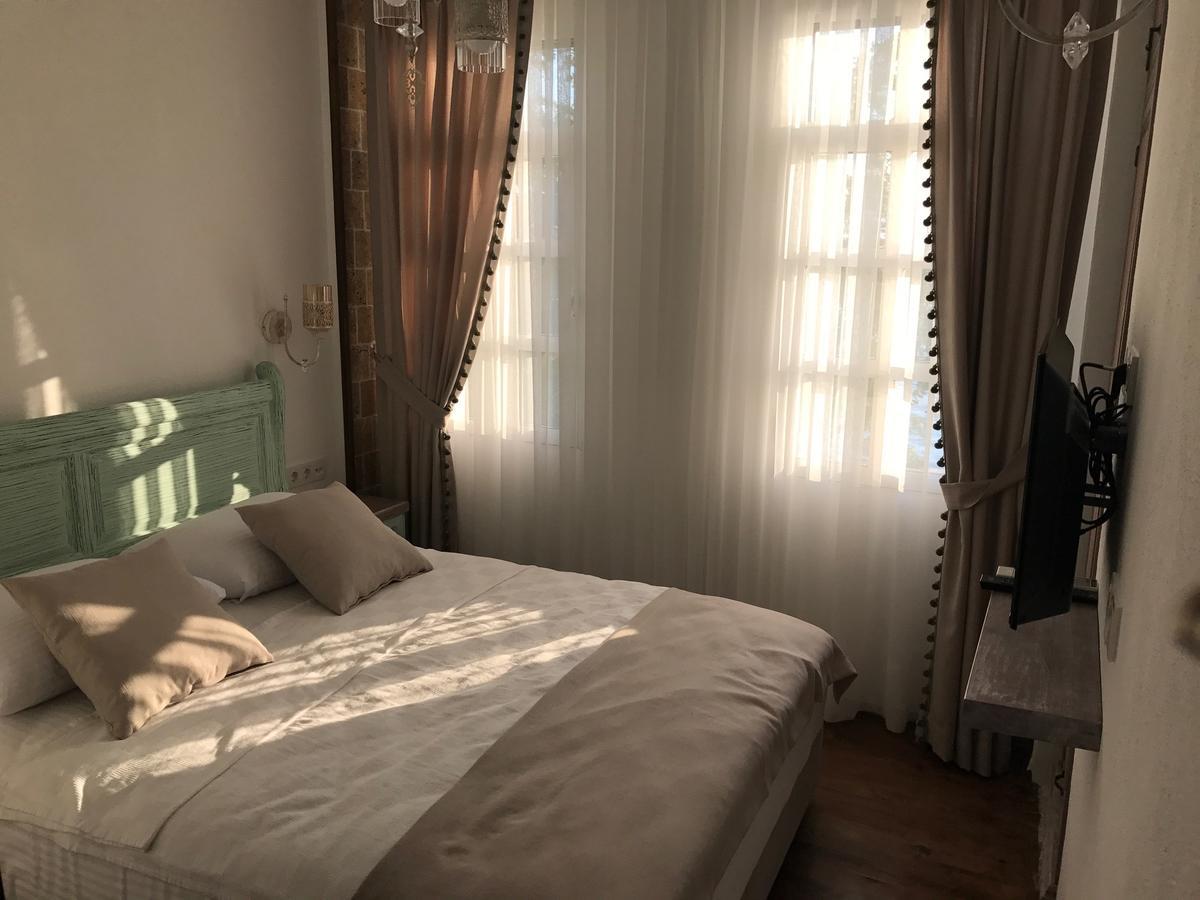 Ayshe Hotel Foça Buitenkant foto