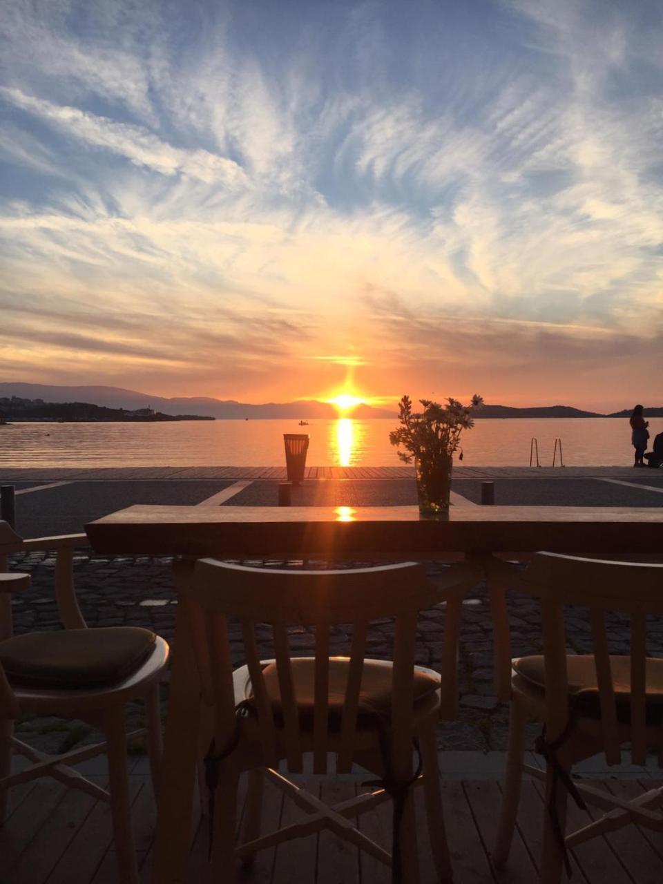 Ayshe Hotel Foça Buitenkant foto